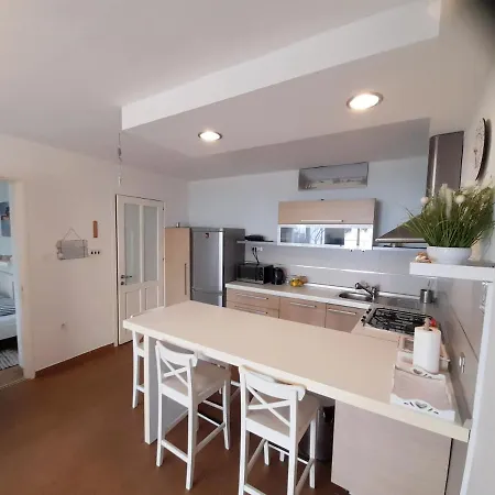 Palma Trsat With Free Private Parking Apartment *